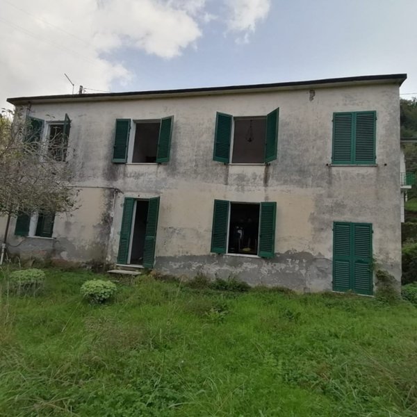 casa indipendente in vendita a Montignoso
