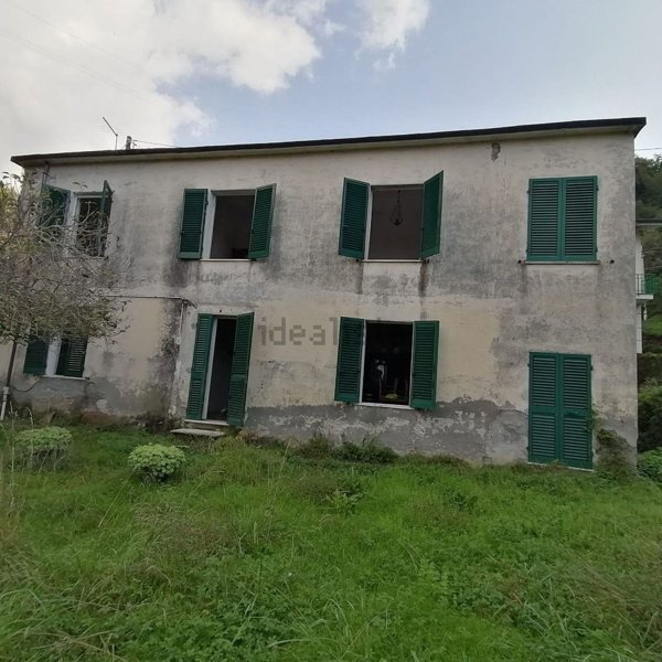 casa indipendente in vendita a Montignoso