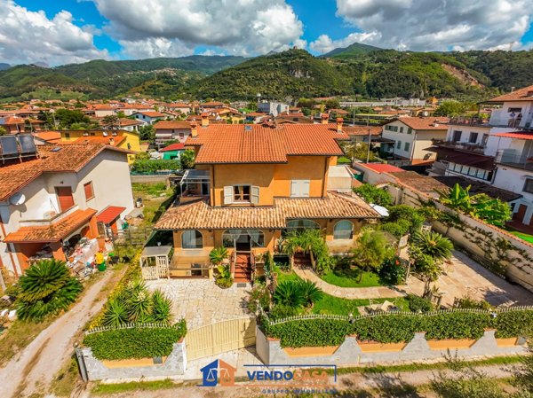 casa indipendente in vendita a Montignoso