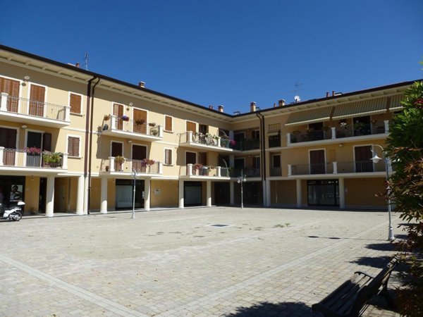 locale commerciale in vendita a Montignoso in zona Cervaiolo