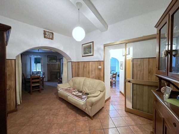 intera palazzina in vendita a Montignoso