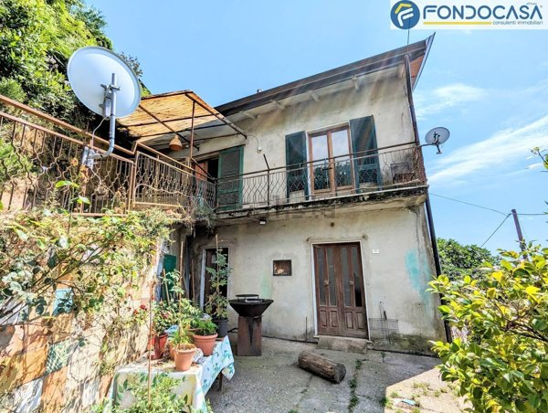 casa indipendente in vendita a Montignoso