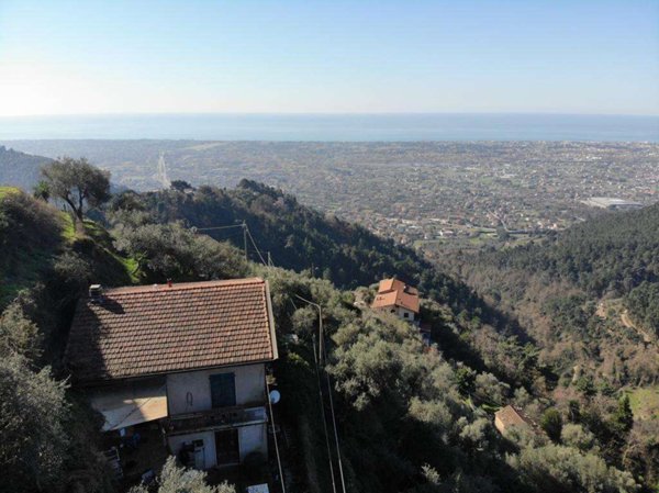 appartamento in vendita a Montignoso in zona Serra