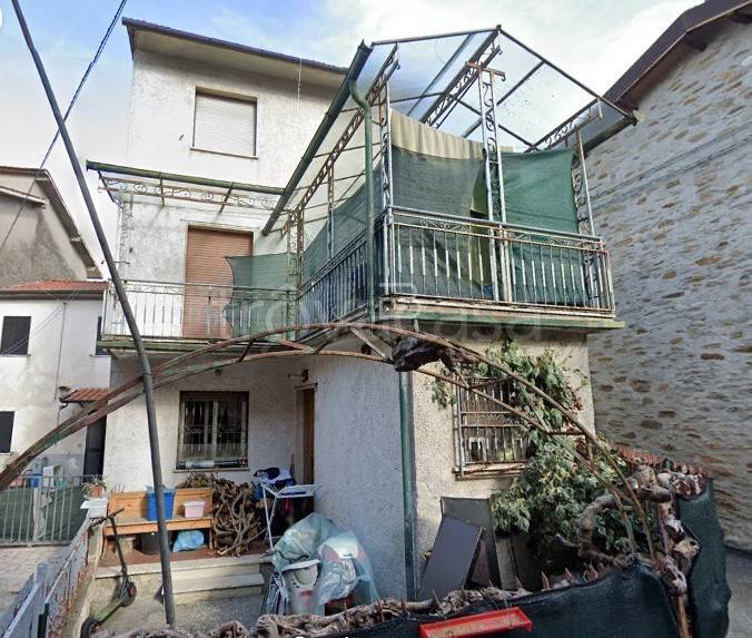 casa indipendente in vendita a Montignoso