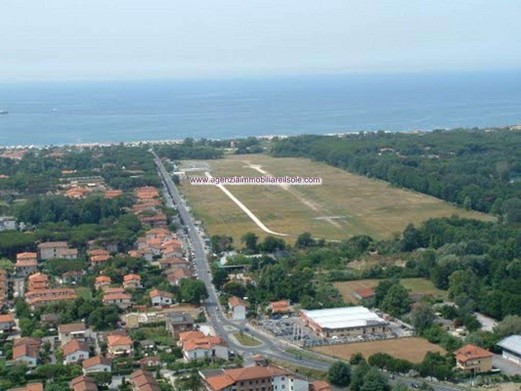 terreno edificabile in vendita a Montignoso