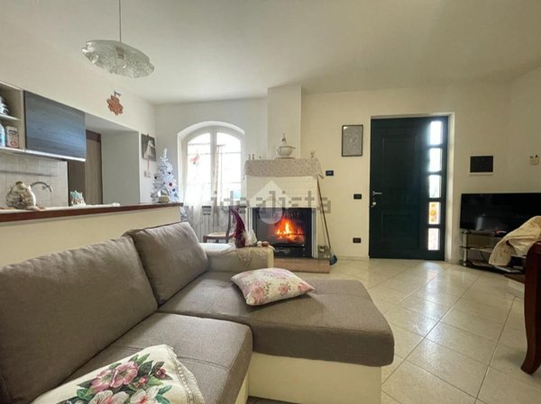 casa indipendente in vendita a Montignoso