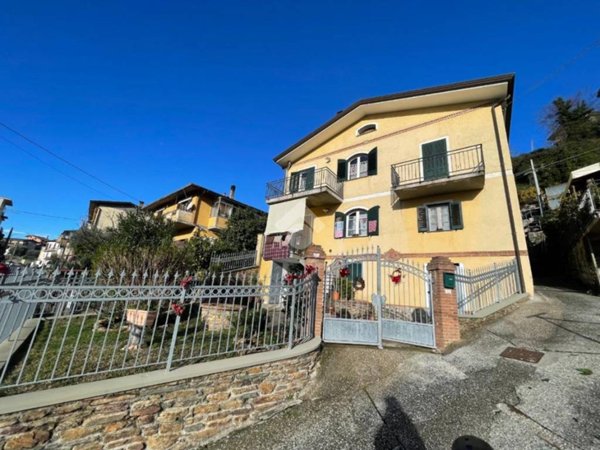 casa indipendente in vendita a Montignoso in zona Sant'Eustachio