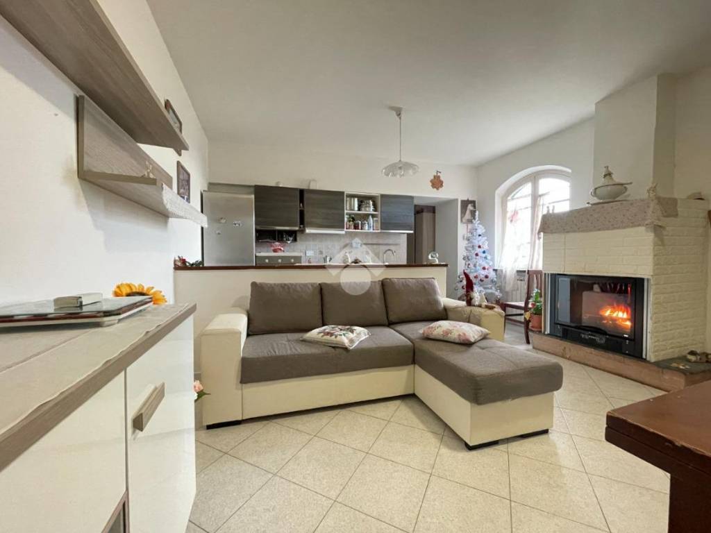 casa indipendente in vendita a Montignoso in zona Sant'Eustachio