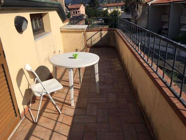 appartamento in vendita a Montignoso in zona Renella