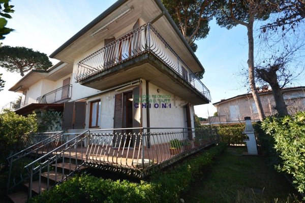 casa indipendente in vendita a Montignoso in zona Cinquale