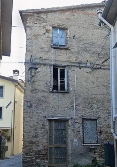 casa indipendente in vendita a Montignoso in zona Capanne