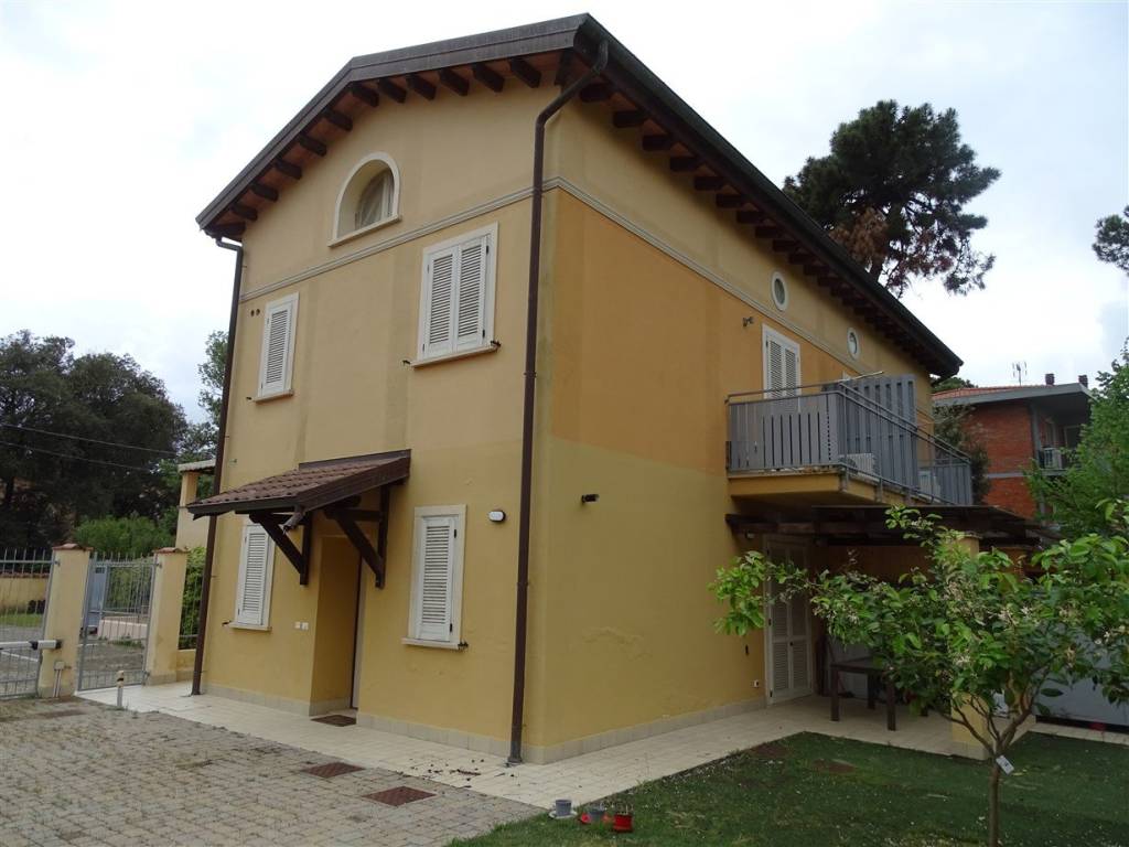 casa indipendente in vendita a Montignoso in zona Cinquale