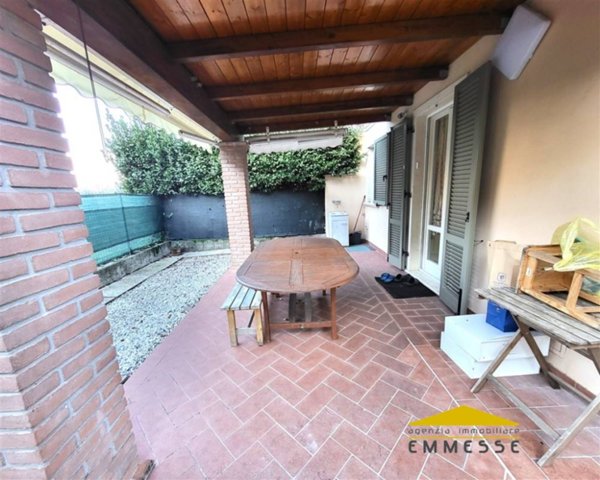 casa indipendente in vendita a Montignoso in zona Capanne