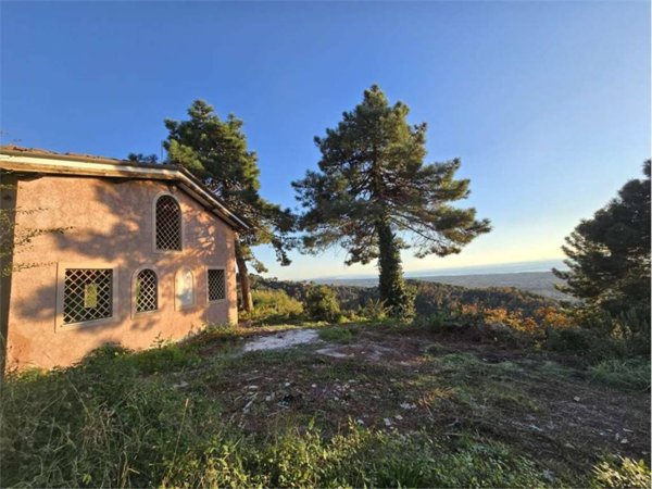 casa indipendente in vendita a Montignoso in zona Palatina