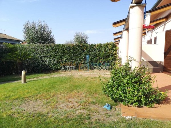 casa indipendente in vendita a Montignoso in zona Cinquale