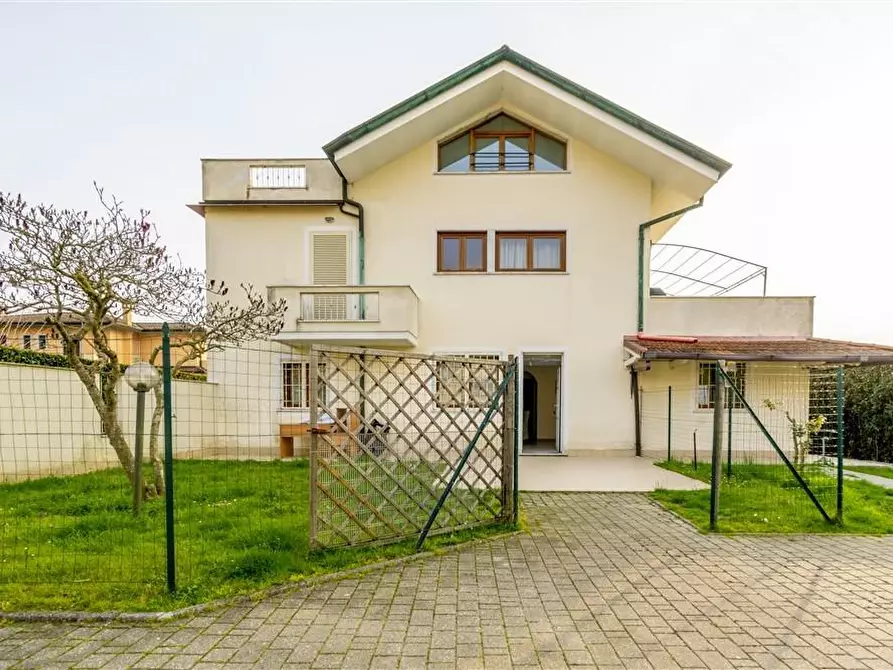 casa indipendente in vendita a Montignoso in zona Cervaiolo