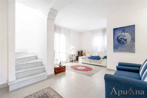 appartamento in vendita a Montignoso in zona Cervaiolo