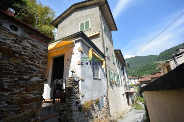 casa indipendente in vendita a Montignoso