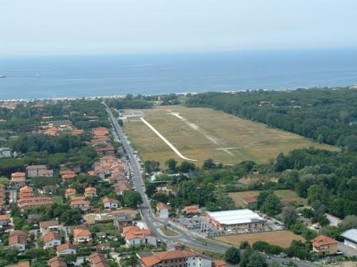 casa indipendente in vendita a Montignoso