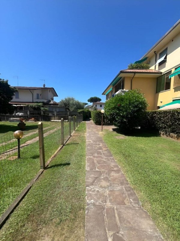 appartamento in vendita a Montignoso