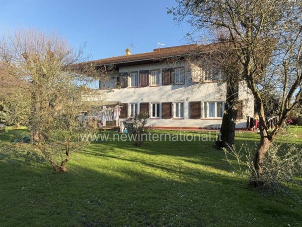 casa indipendente in vendita a Montignoso in zona Cinquale