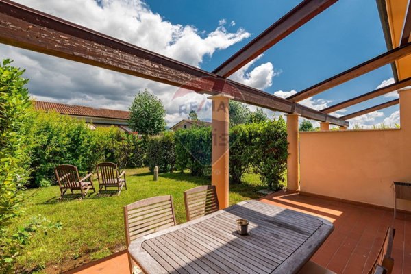 casa indipendente in vendita a Montignoso