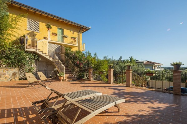 casa indipendente in vendita a Montignoso