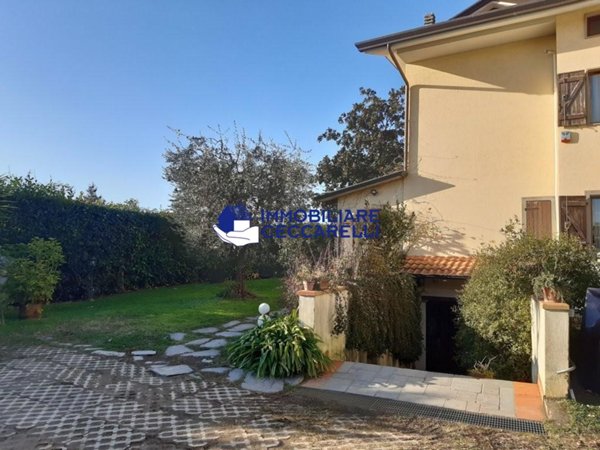 casa indipendente in vendita a Montignoso in zona Debbia