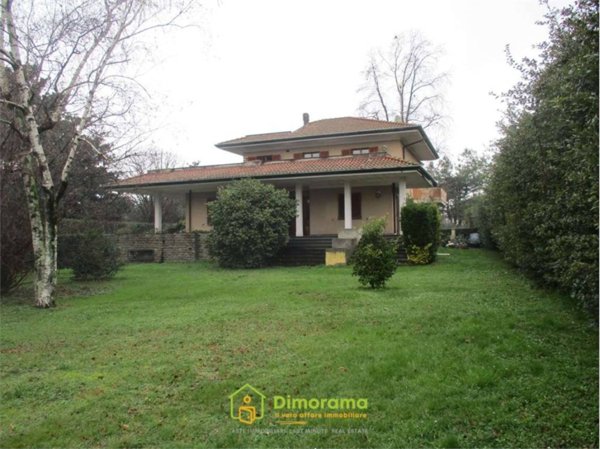 casa indipendente in vendita a Montignoso