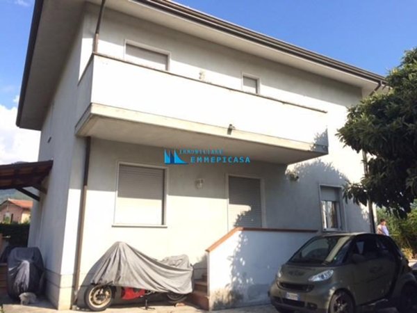 casa indipendente in vendita a Montignoso in zona Cervaiolo