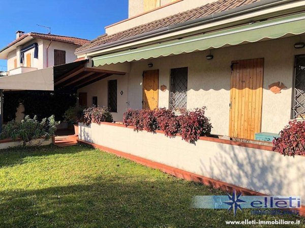 casa indipendente in vendita a Montignoso in zona Cinquale