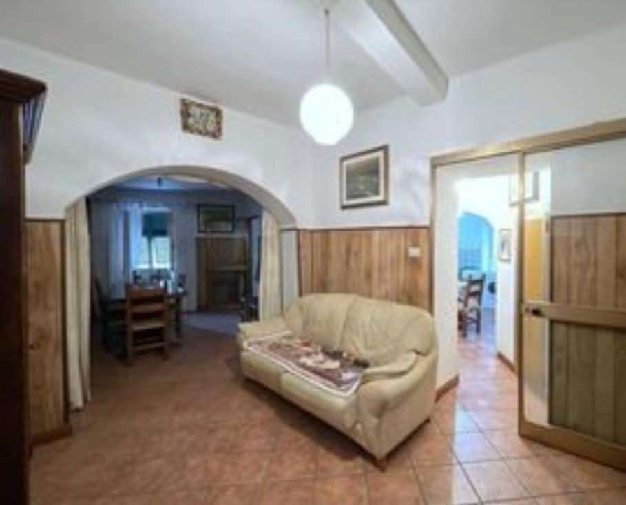 intera palazzina in vendita a Montignoso in zona Capanne