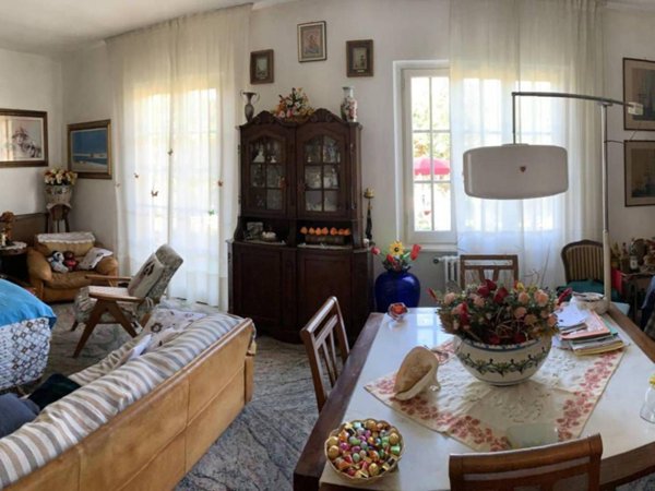 casa indipendente in vendita a Montignoso in zona Cinquale