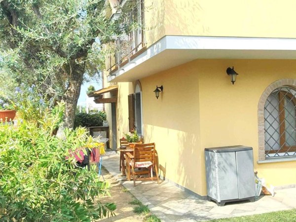 casa indipendente in vendita a Montignoso in zona Cinquale