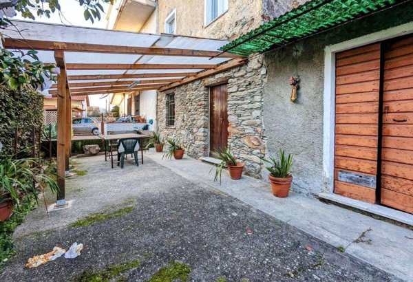 intera palazzina in vendita a Montignoso