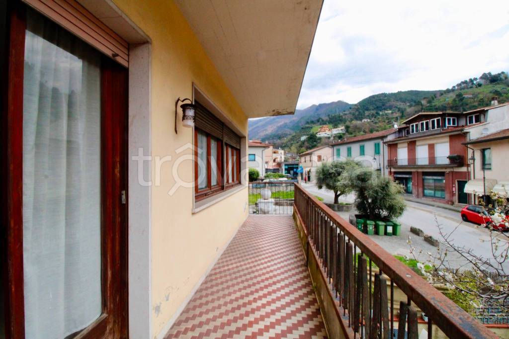 appartamento in vendita a Montignoso in zona Capanne