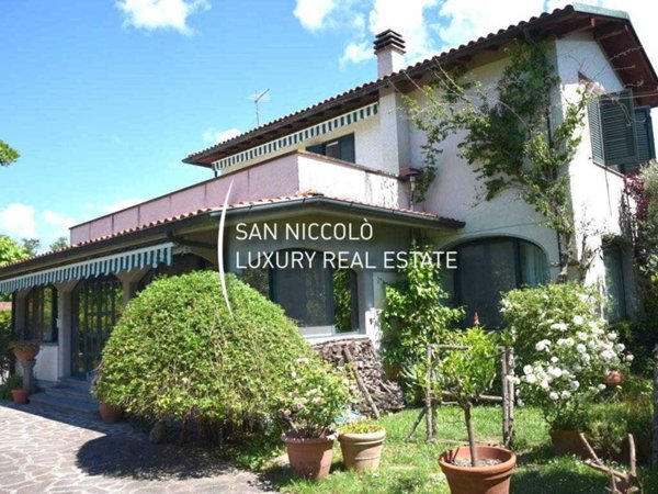 casa indipendente in vendita a Montignoso in zona Cinquale