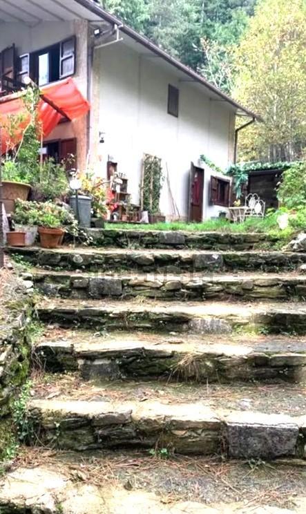 casa indipendente in vendita a Montignoso in zona Cinquale