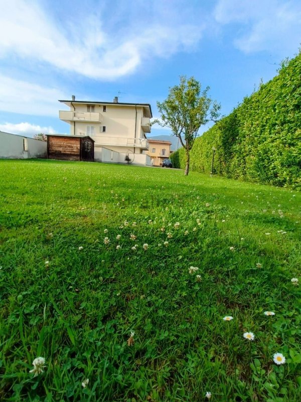 casa indipendente in vendita a Montignoso in zona Cervaiolo