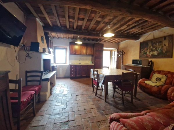 casa indipendente in vendita a Montignoso in zona Vietina