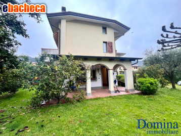 casa indipendente in vendita a Montignoso in zona Cervaiolo
