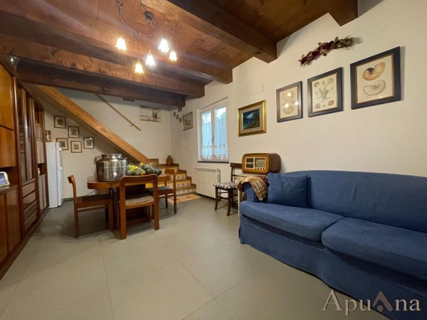 casa indipendente in vendita a Montignoso in zona Cinquale