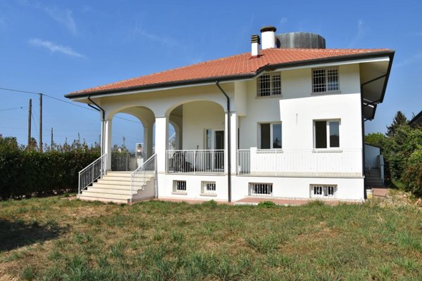 casa indipendente in vendita a Montignoso in zona Cervaiolo