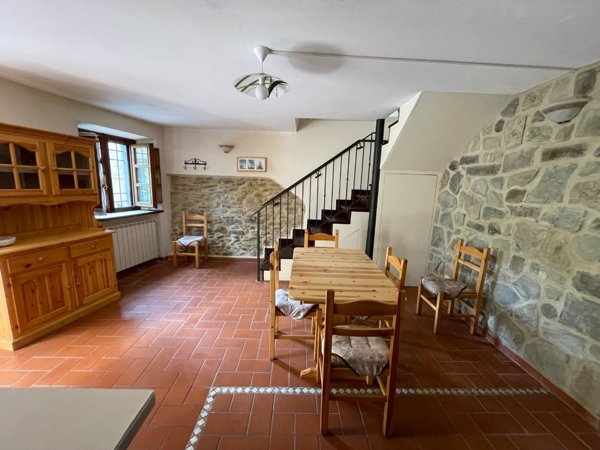casa indipendente in vendita a Montignoso