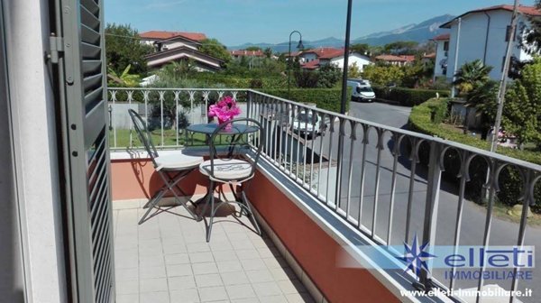 appartamento in vendita a Montignoso in zona Cinquale