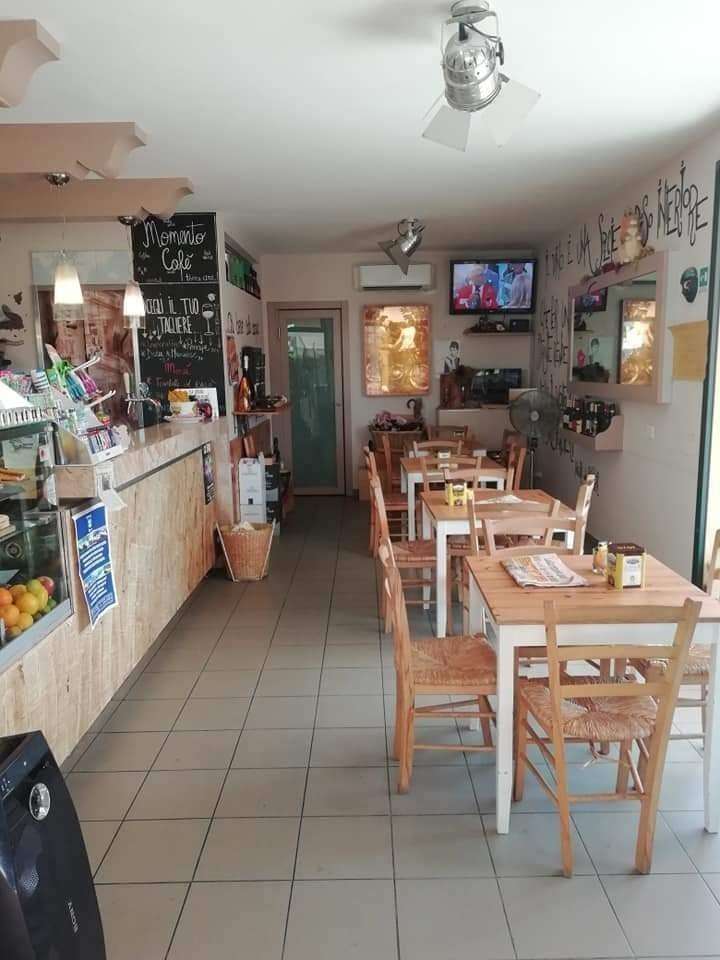 locale commerciale in vendita a Montignoso in zona Renella