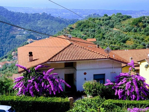appartamento in vendita a Montignoso in zona Serra