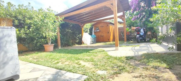 casa indipendente in vendita a Montignoso in zona Debbia