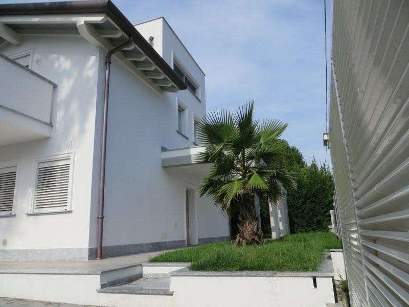 casa indipendente in vendita a Montignoso in zona Cinquale