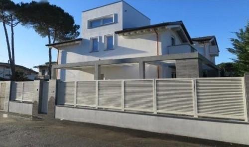 casa indipendente in vendita a Montignoso in zona Cinquale